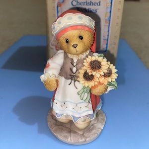 Cherished Teddies, Nadia Russia
